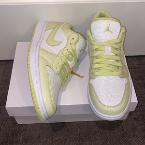 Jordan 1 limelight